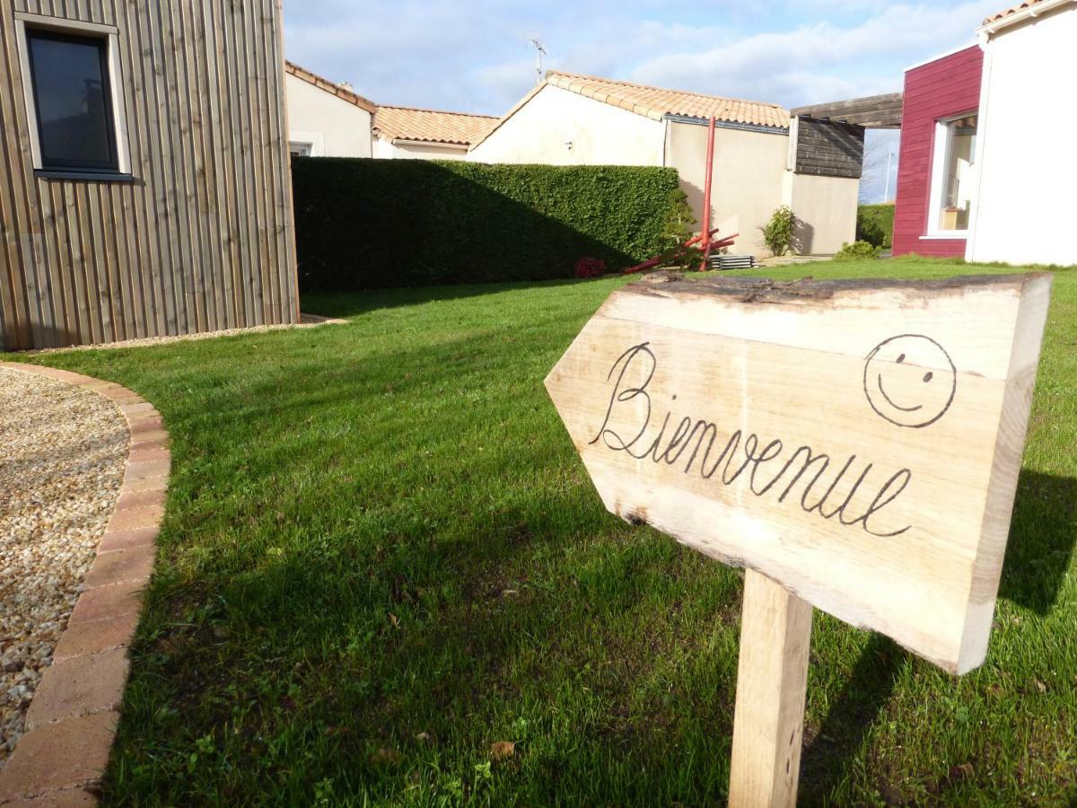 La Cabane Du Bonheur Ле-Эрбье Экстерьер фото
